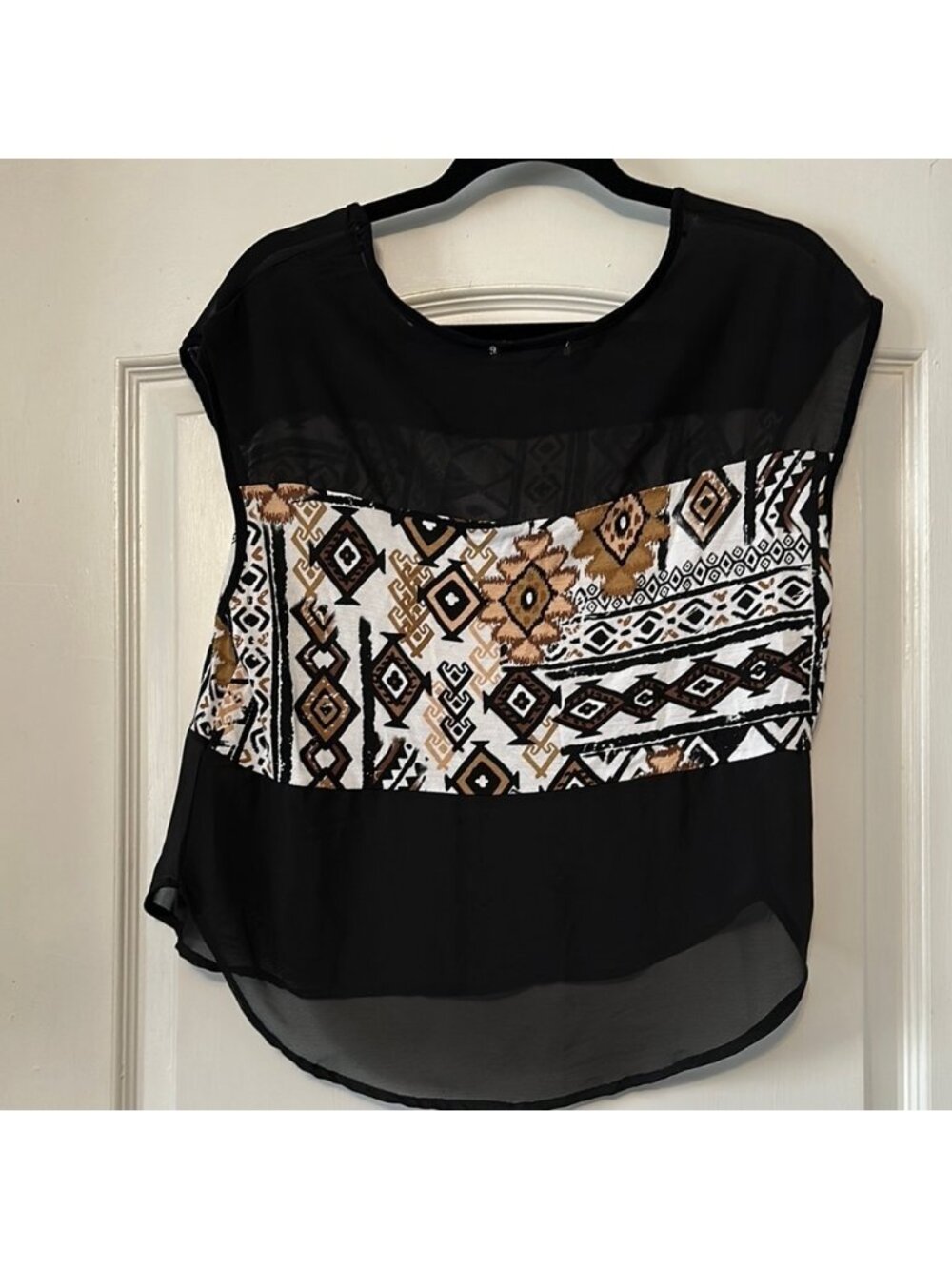 Black and White Geometric Women's Top - Picture 4 of 4